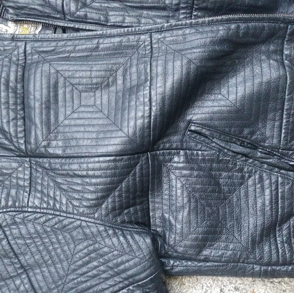 Leather coat - Picture 4 of 8
